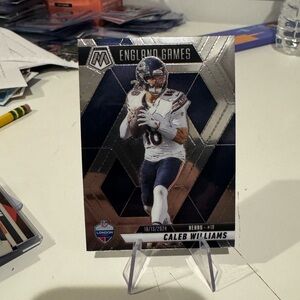 🔥 2025 Caleb Williams Panini Mosaic England Games Card. Chicago Bears